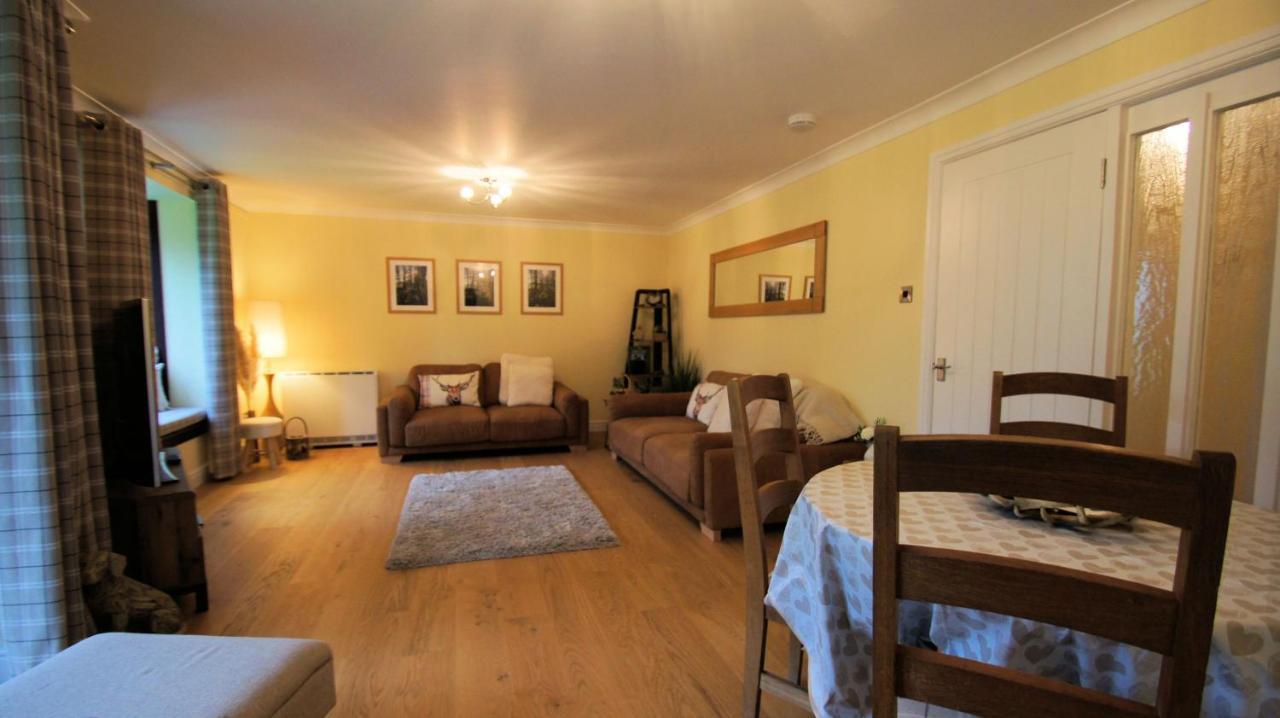 44 Guthrie Court Villa Auchterarder Eksteriør billede